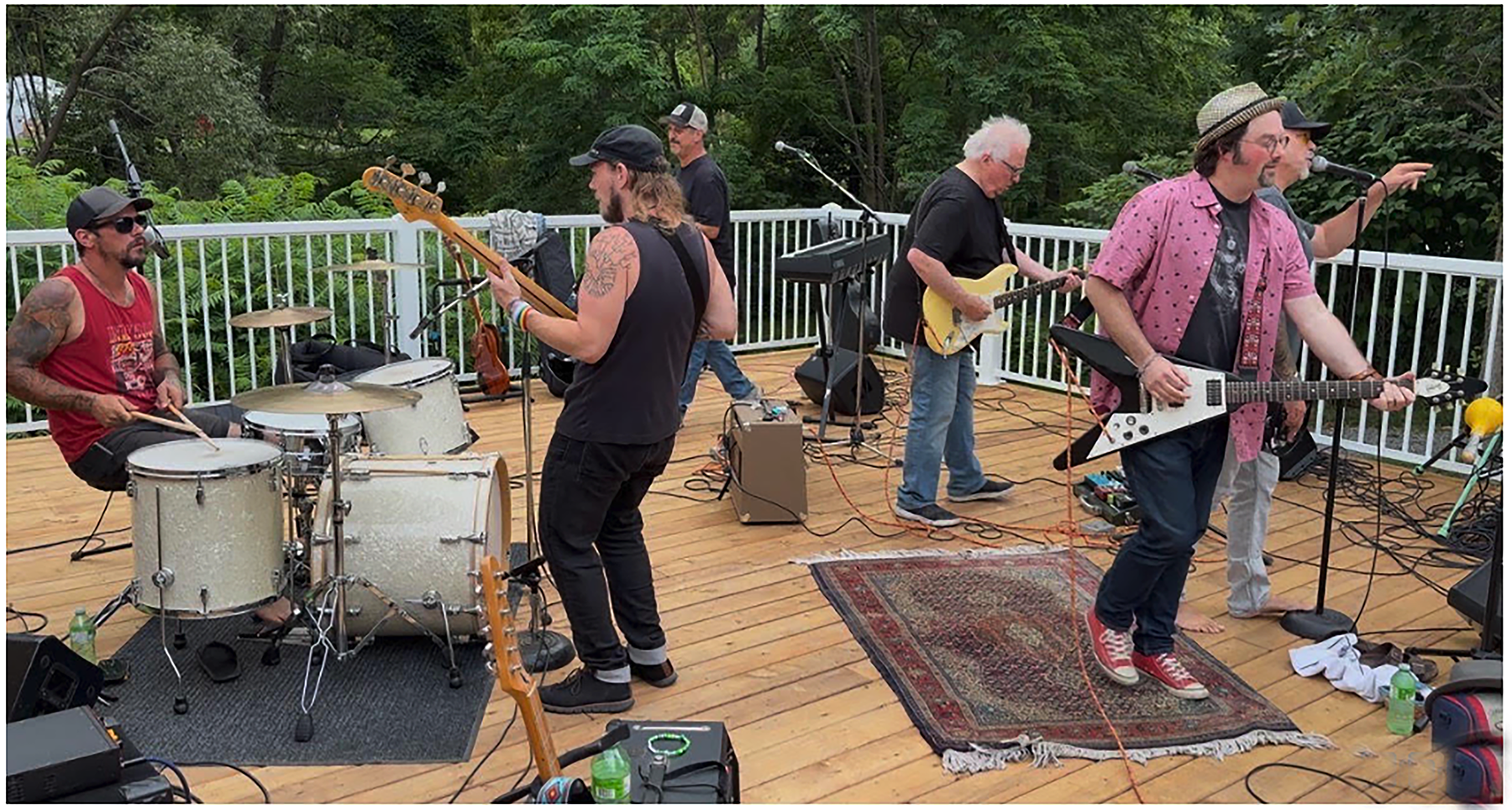 The Soul Shakers' Union performing